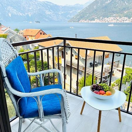 Chic Sea Front Apartment With Breathtaking Kotor Bay View Donji Stoliv Dış mekan fotoğraf