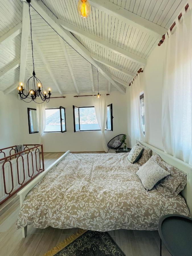 Chic Sea Front Apartment With Breathtaking Kotor Bay View Donji Stoliv Dış mekan fotoğraf