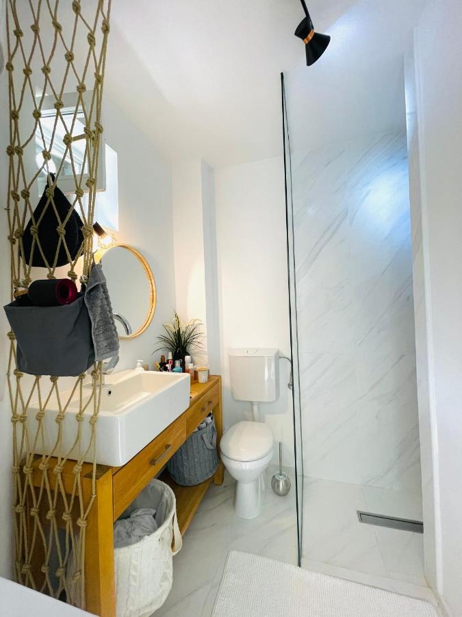 Chic Sea Front Apartment With Breathtaking Kotor Bay View Donji Stoliv Dış mekan fotoğraf